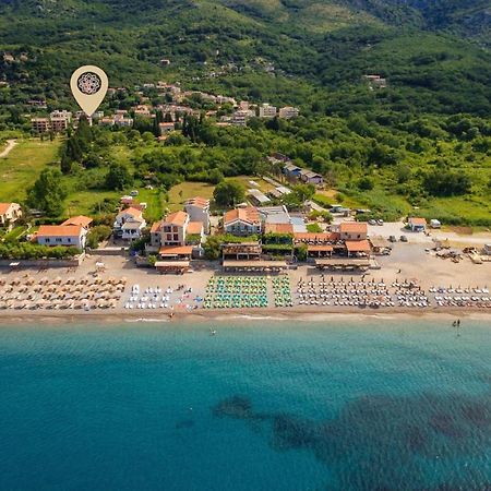 Apartments Viktorija Petrovac Екстер'єр фото