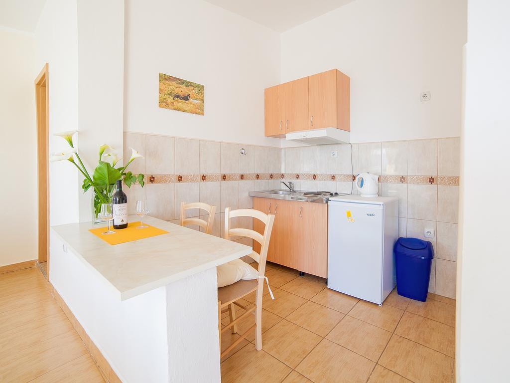 Apartments Viktorija Petrovac Номер фото