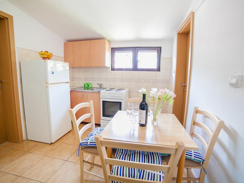 Apartments Viktorija Petrovac Номер фото