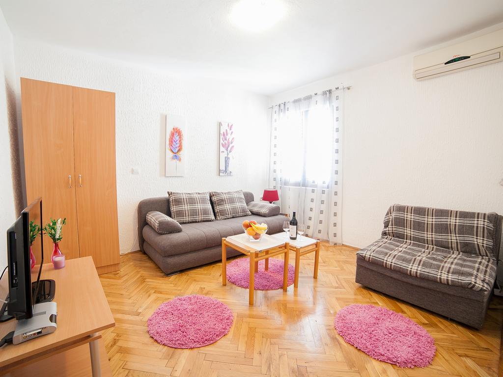 Apartments Viktorija Petrovac Номер фото