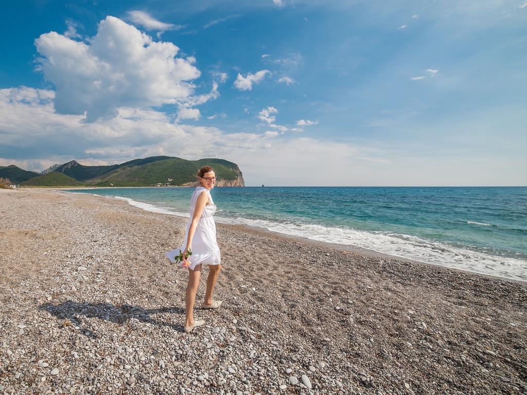 Apartments Viktorija Petrovac Екстер'єр фото