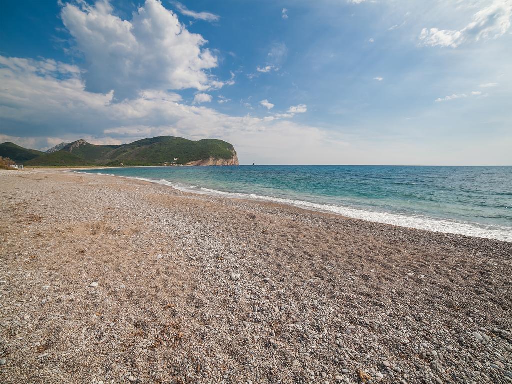 Apartments Viktorija Petrovac Екстер'єр фото